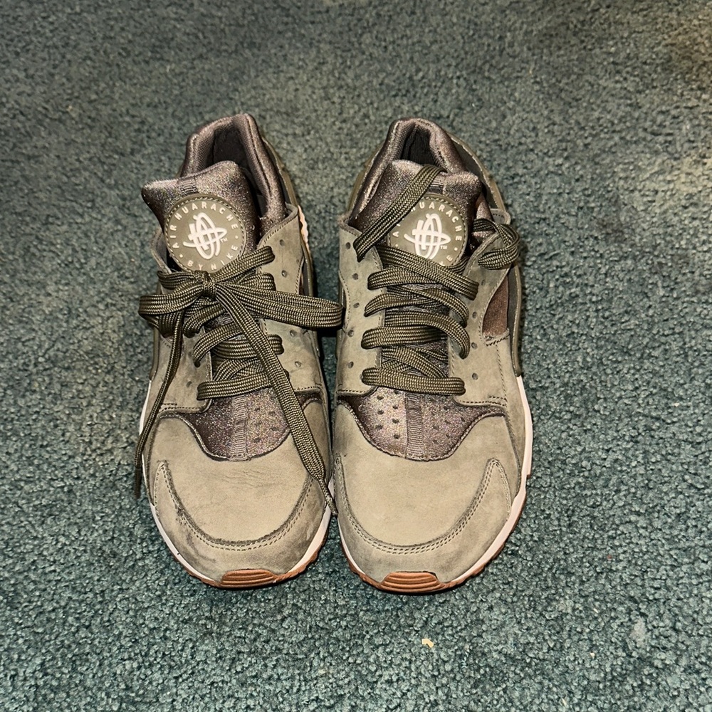 Nike Huarache Sneakers